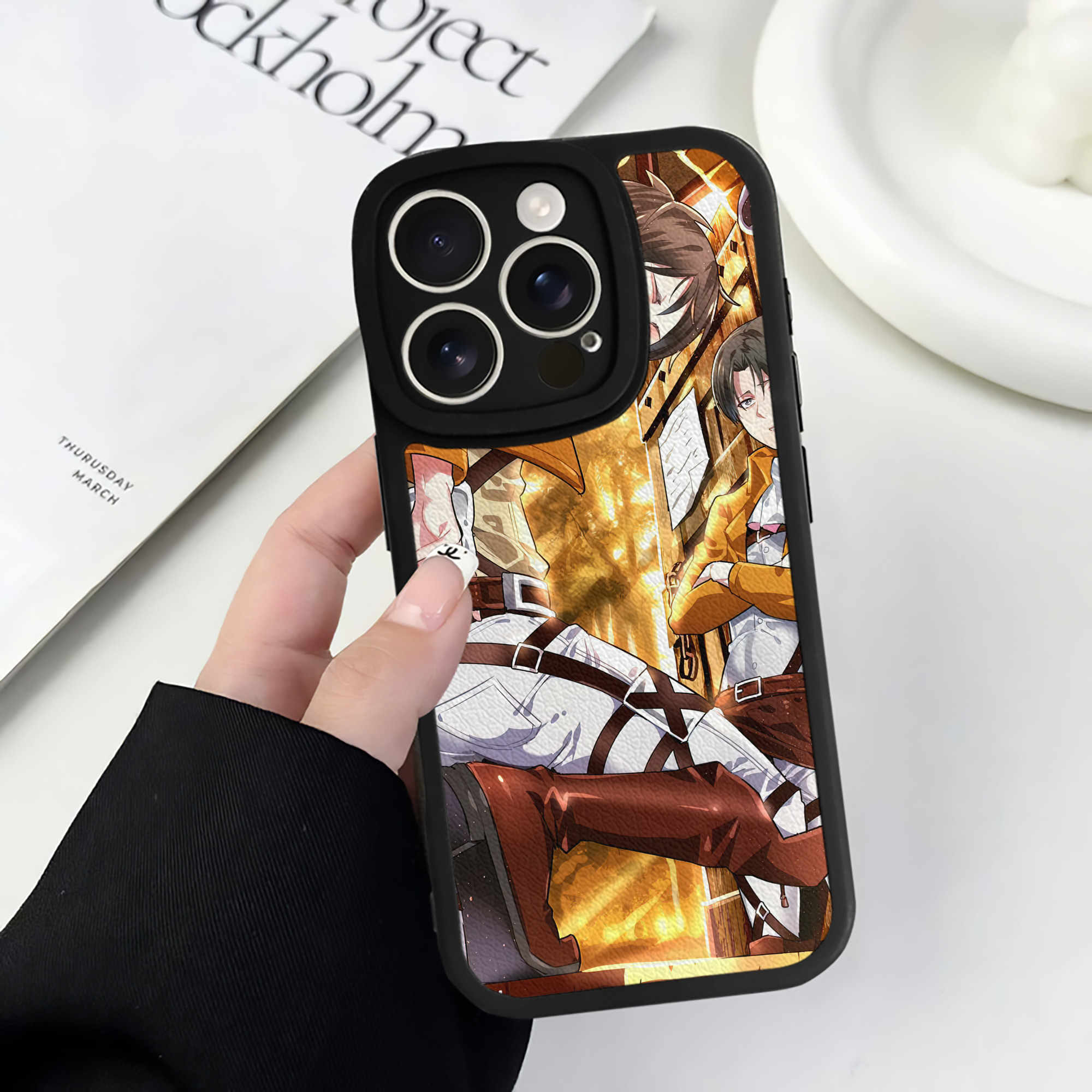 （画像用） 進撃の巨人 Attack on Titan 【iPhone 16シリーズ対応】シリコンスマホケース（レザー調） 材質：シリコン
